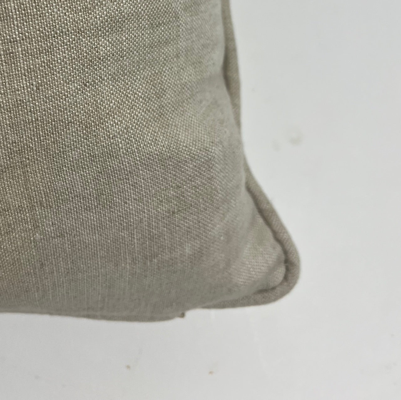 Cushion central silk panel