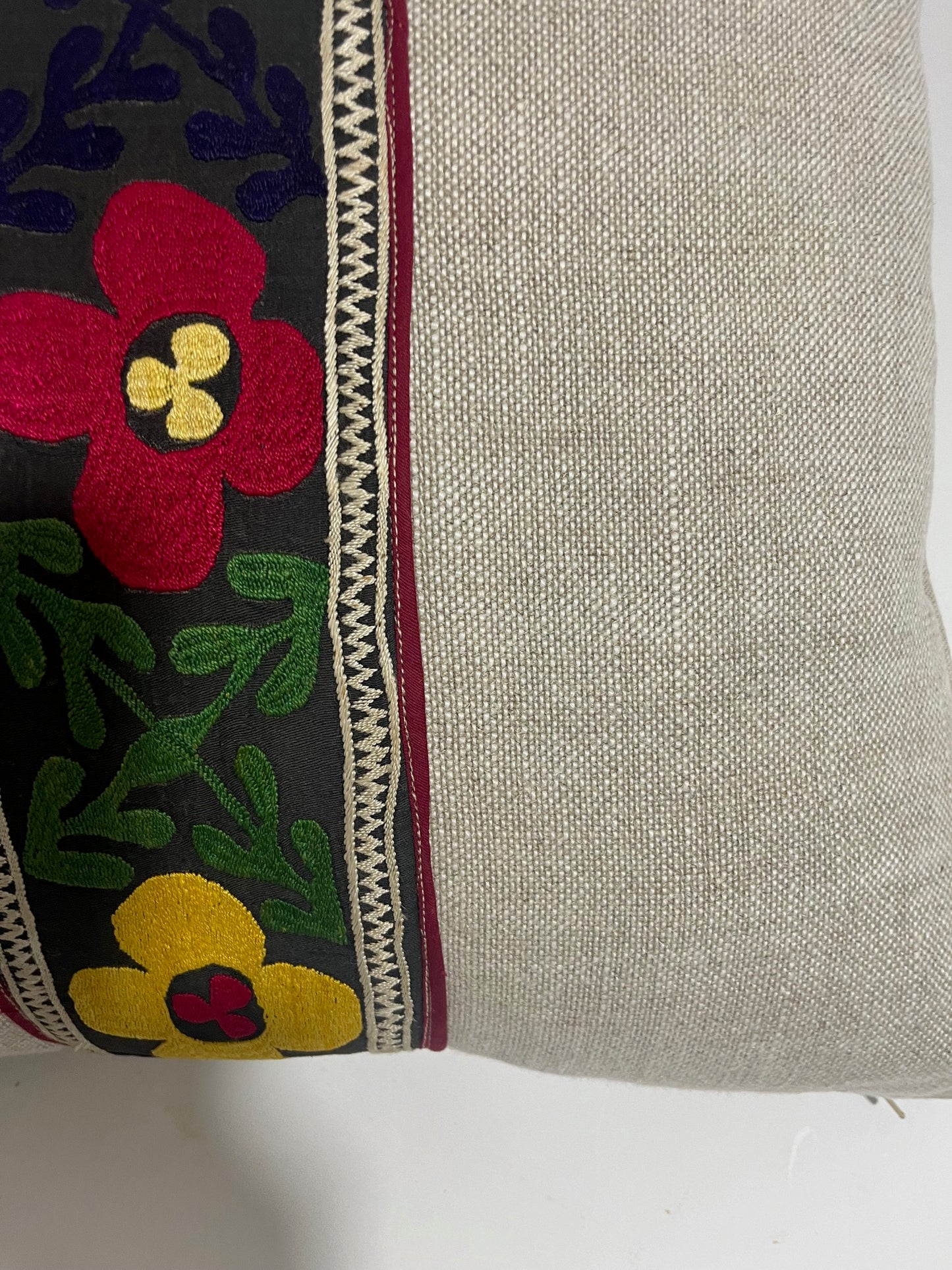 Cushion Suzani panel