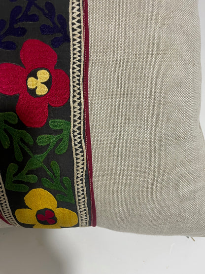 Cushion Suzani panel