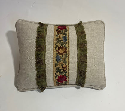 Cushion embroidered central panel