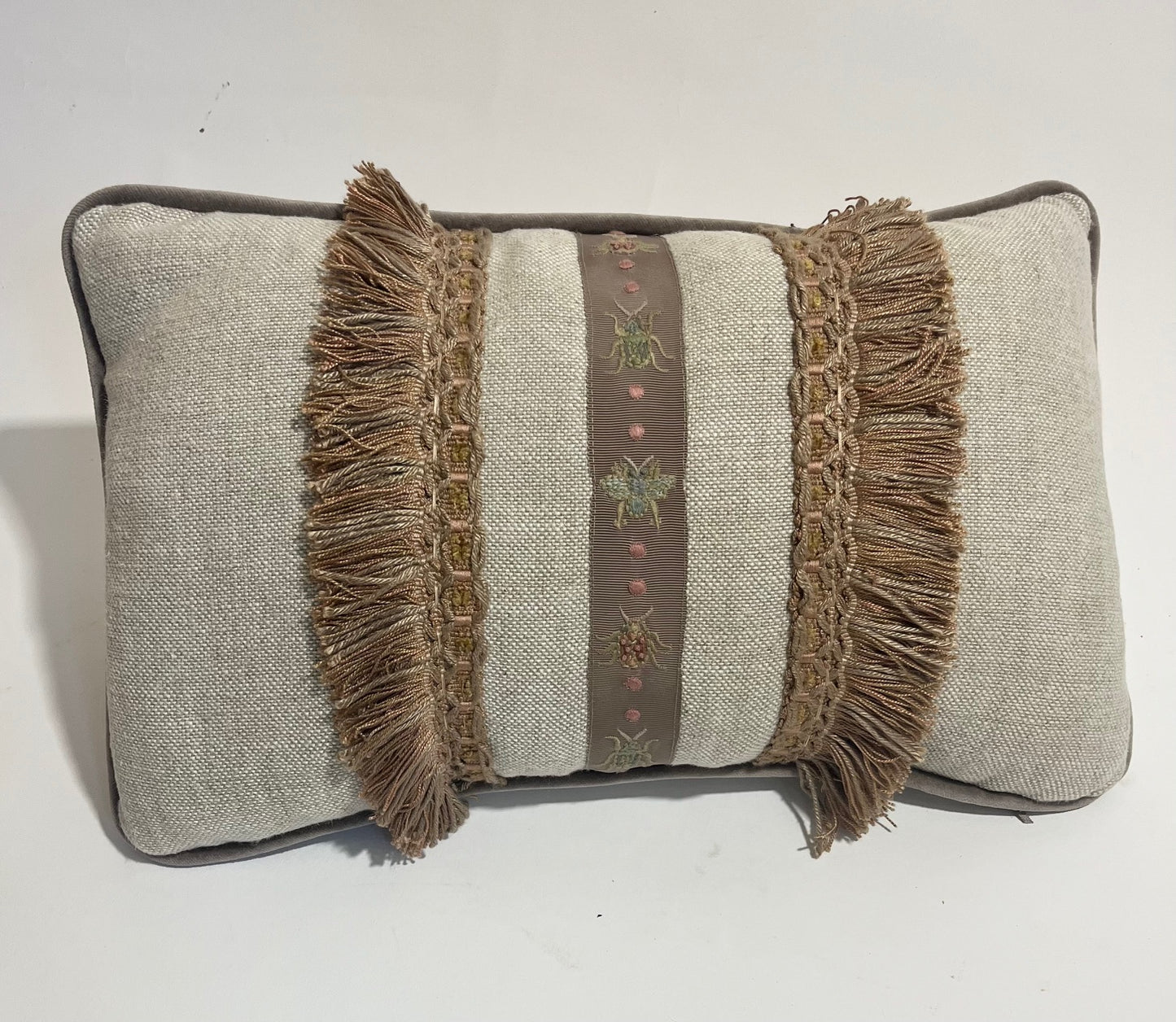 Cushion Baker & Gray embroidered ribbon.
